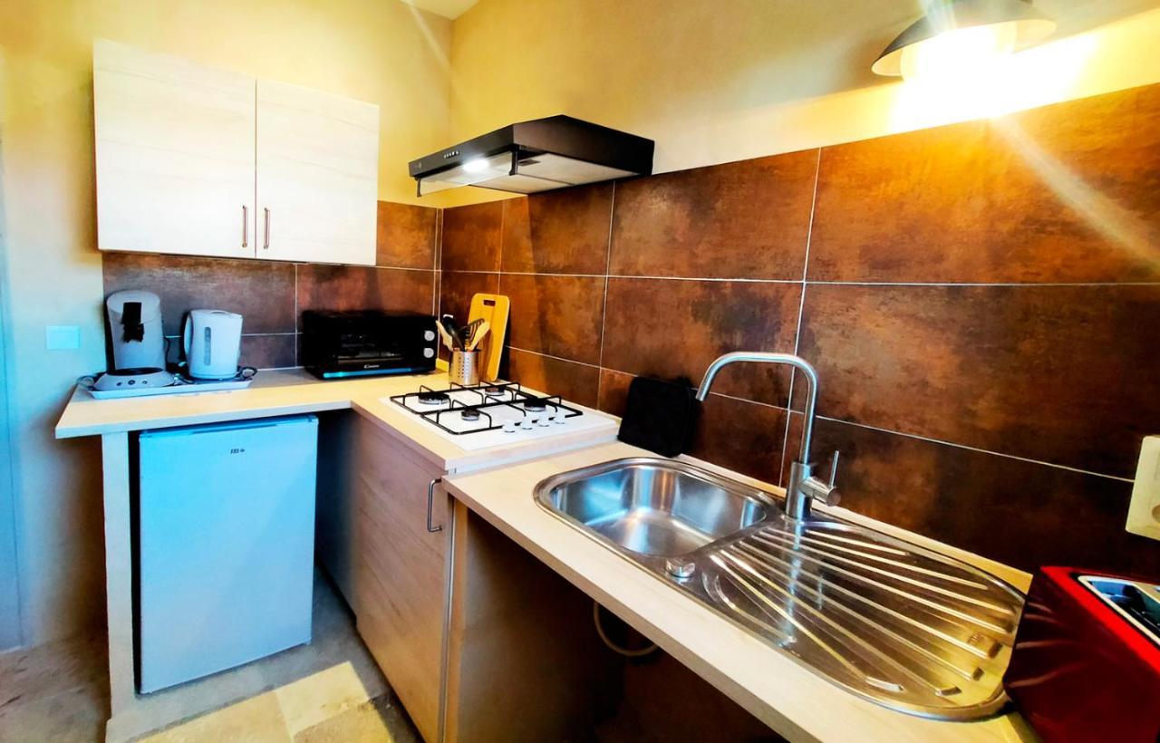 Mas Des Broussonnetiers Apartamento Barjac  Exterior foto