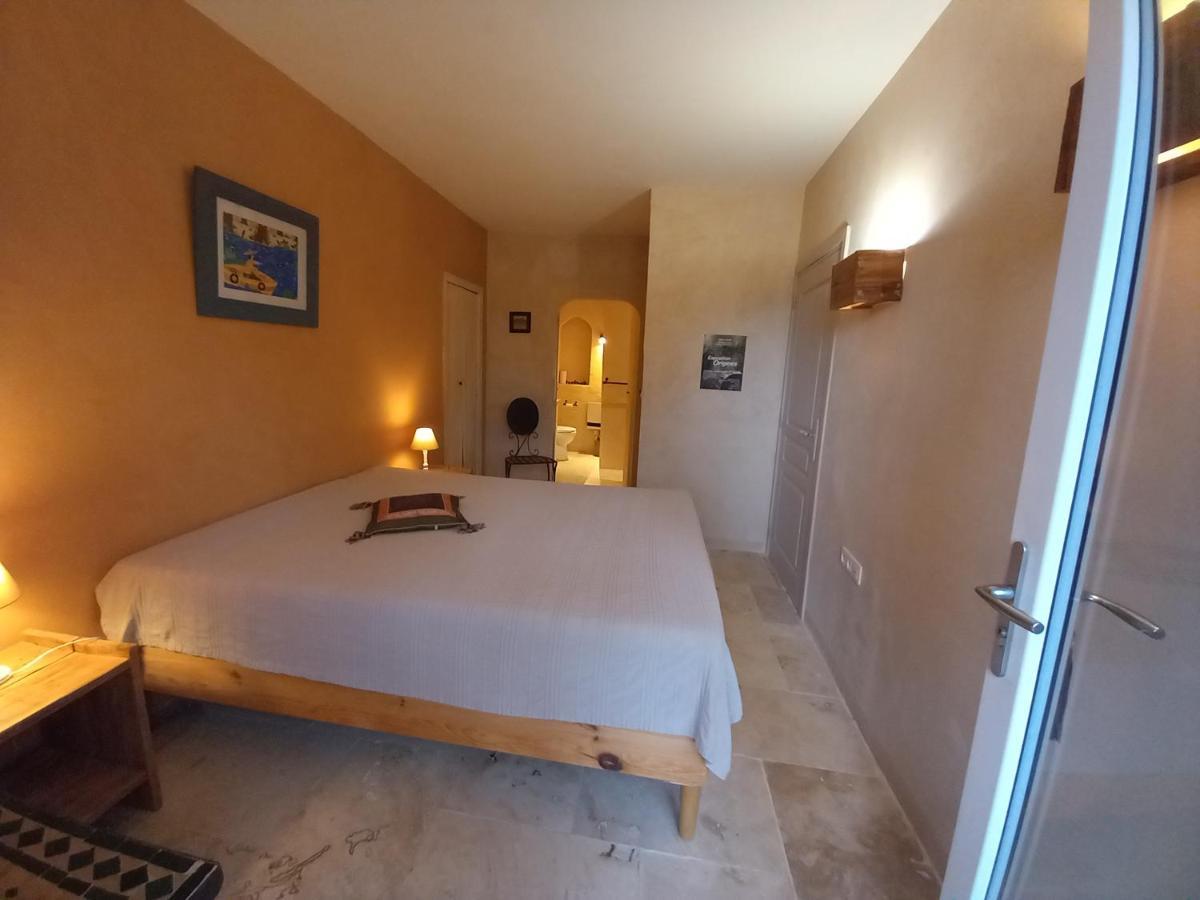 Mas Des Broussonnetiers Apartamento Barjac  Exterior foto